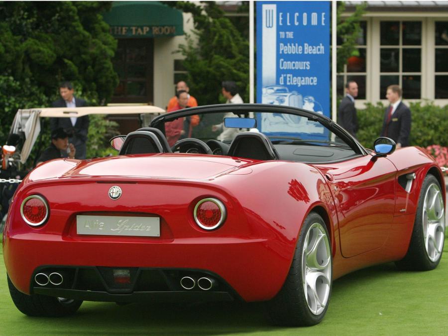  Alfa Romeo 8C Spider Concept 2005 года  (фото 4 из 4)